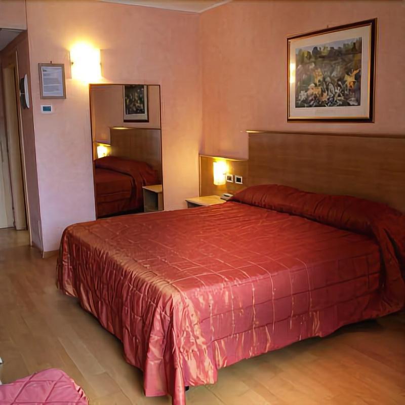 Hotel Gabry Riva del Garda Exterior photo